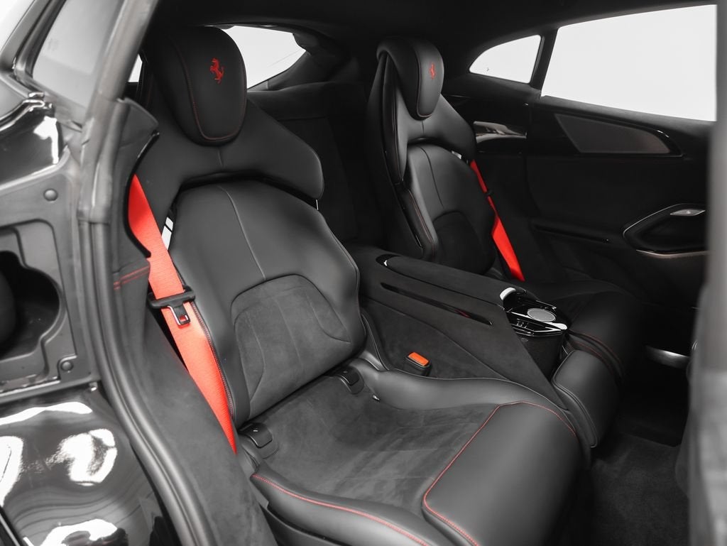 2025 Ferrari Purosangue Base