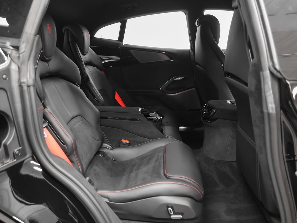 2025 Ferrari Purosangue Base