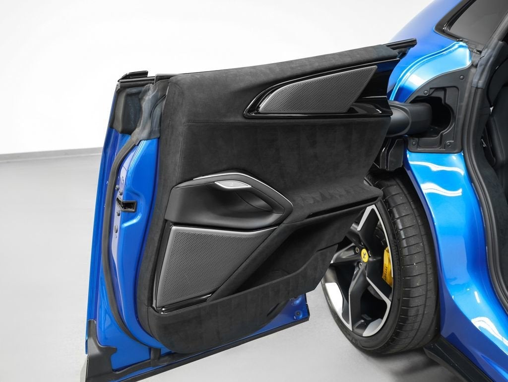 2023 Ferrari Purosangue Base
